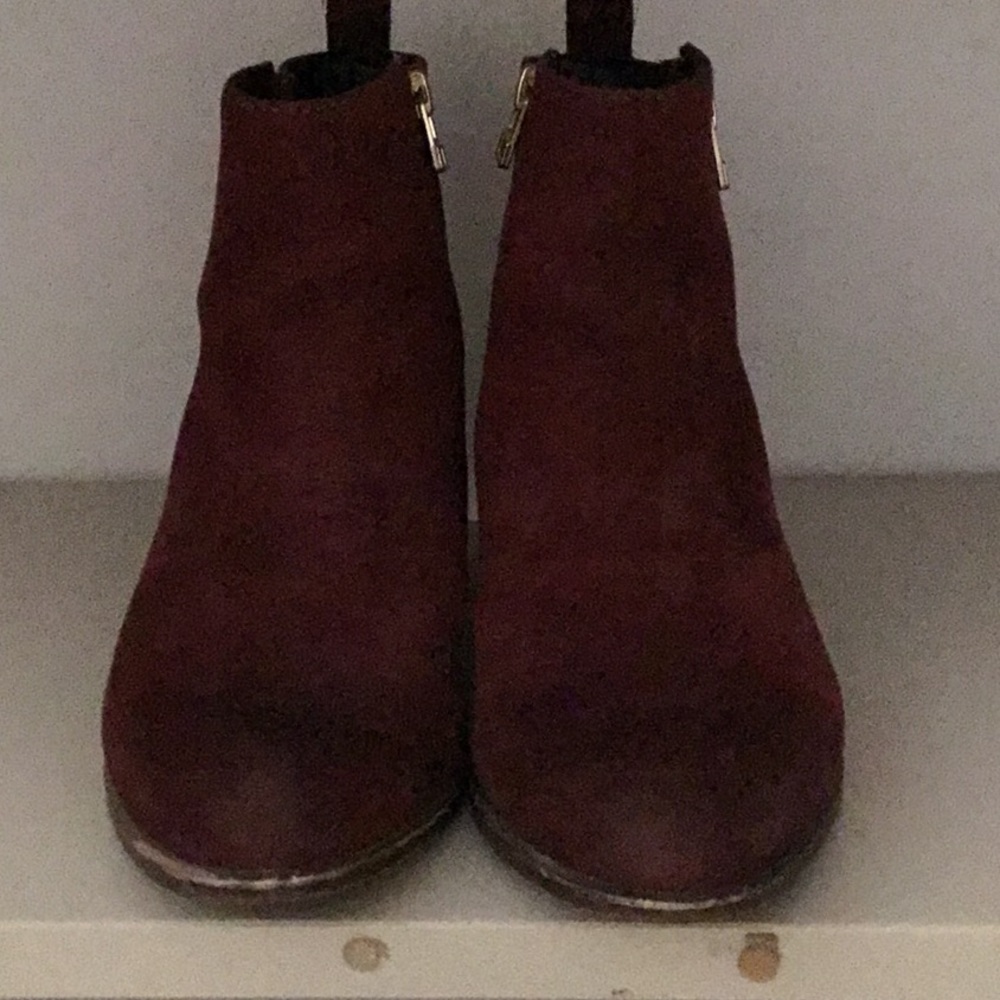 Beautiful suede booties. - Picture 6 of 6